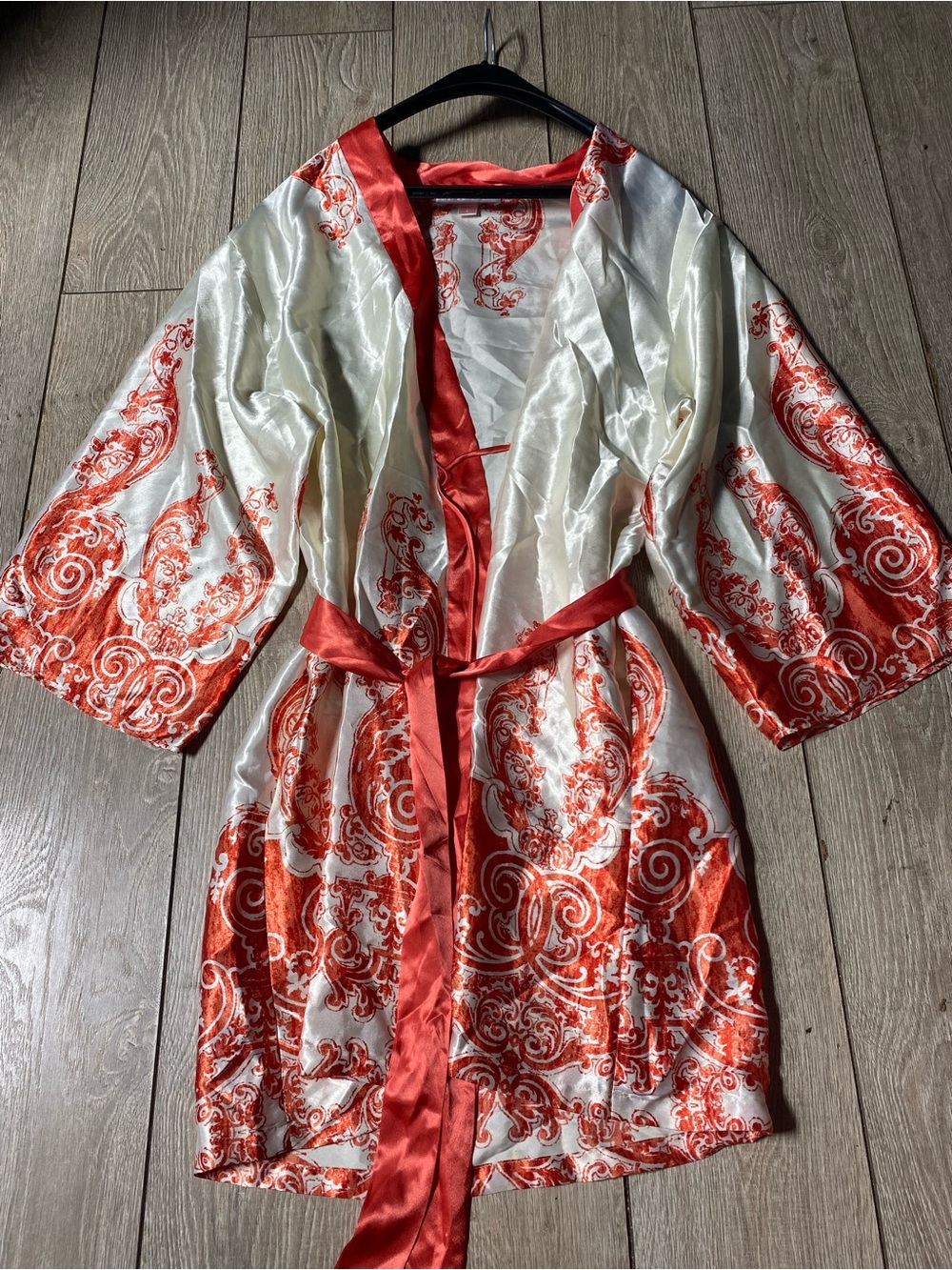 Oscar De la renta satin Silky Kimono Robe White & Crimson Red Damask Paisley Pri